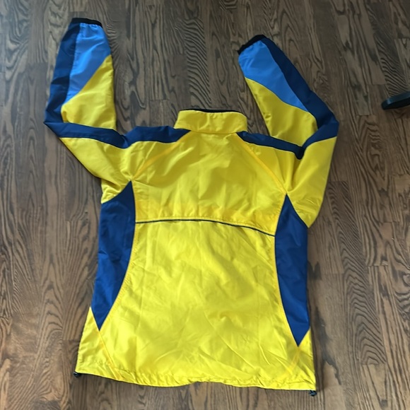 Columbia Performance Windbreaker Jacket with Full Zip - Picture 6 of 6